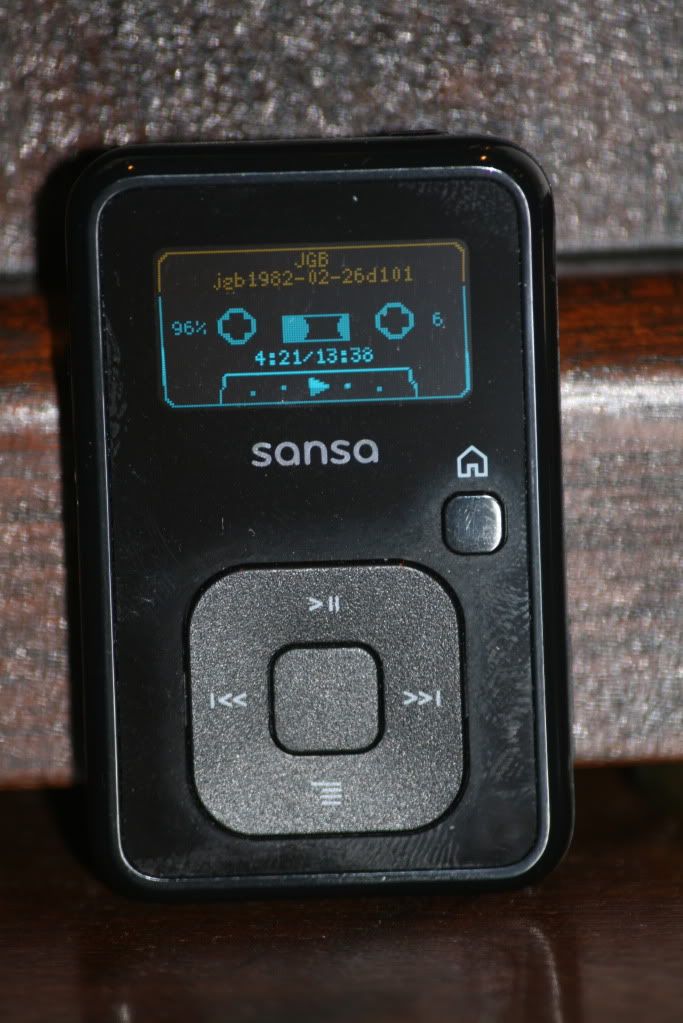 How to turn your MP3 player into a walkman......