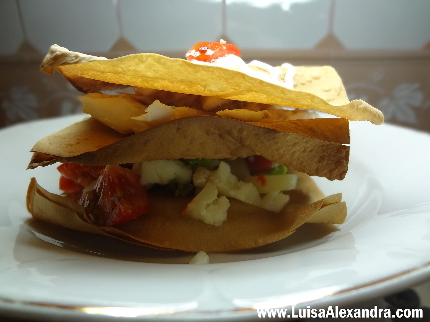 Massa Filo em Camadas Recheadas com Salada de Alface e Tame e Robalo Grelhado com Molho de Iogurte photo DSC05386.jpg