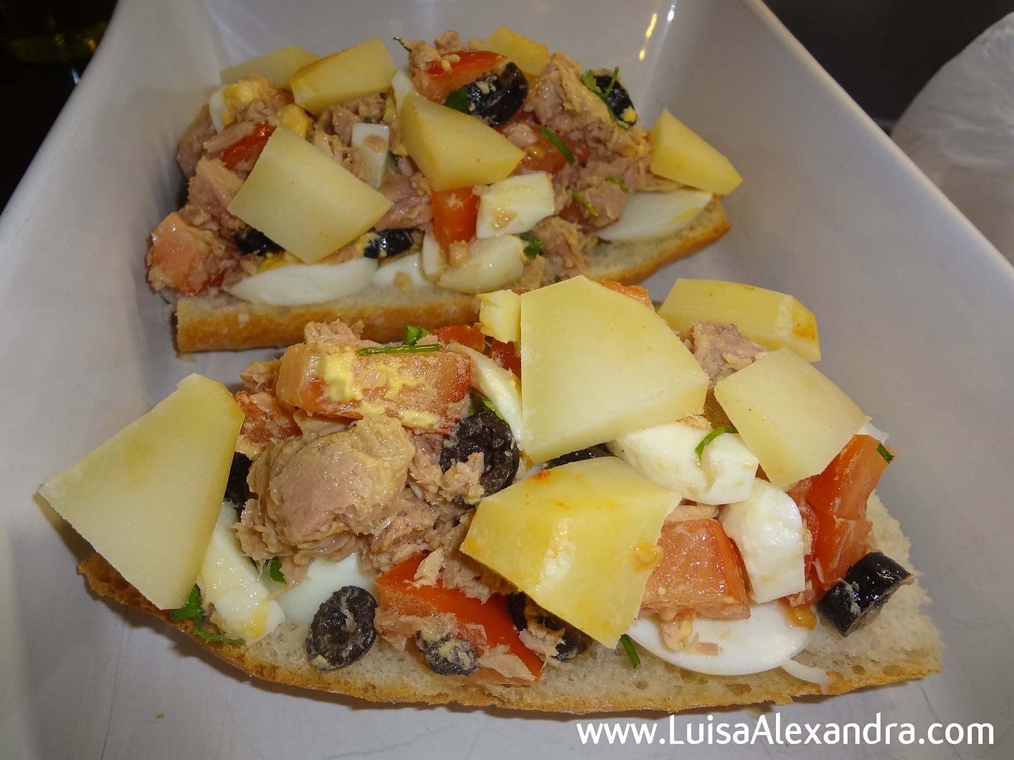 Tostas de Atum Gratinadas no Forno com Salada photo DSC02848.jpg