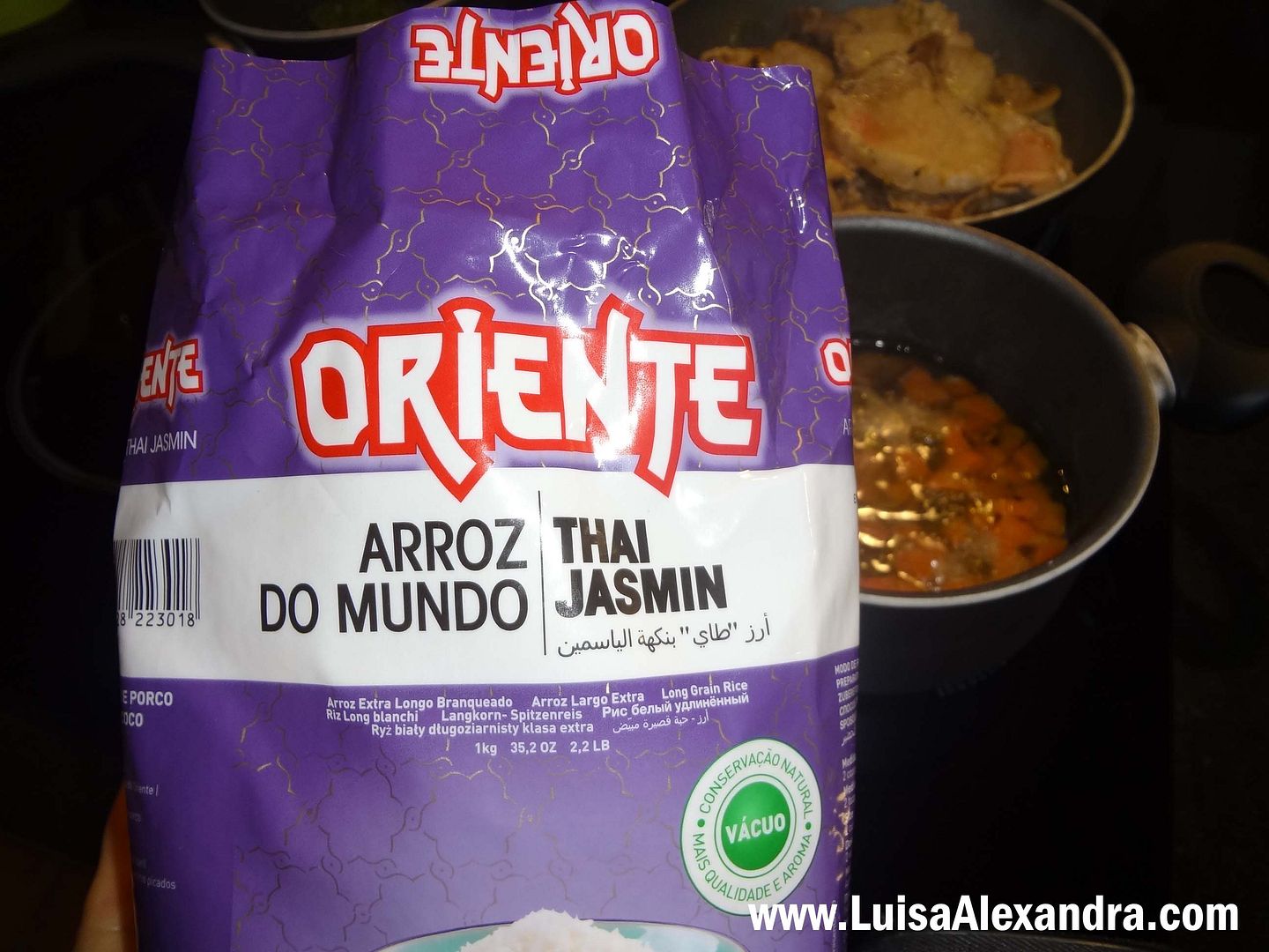 Arroz Thai Jasmin com Cenoura Acompanhado com Costeletas de Porco com Cogumelos Frescos e Esparregado photo file-1156.jpg