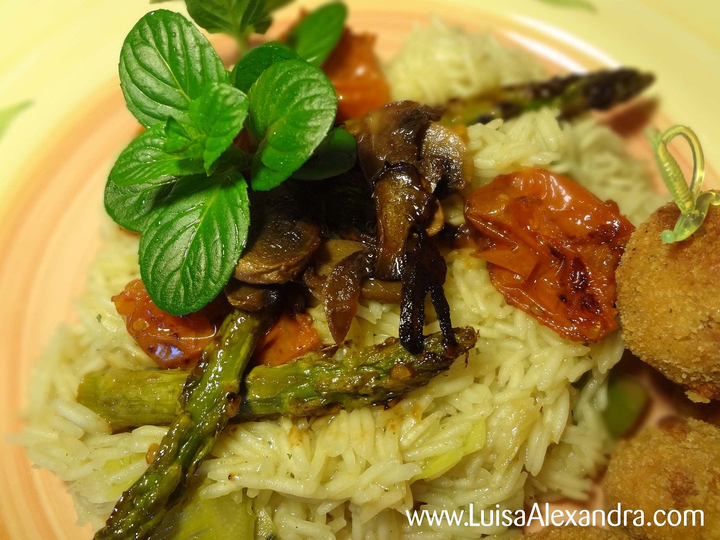 Arroz Basmati com Espargos Verdes Frescos e Salteado de Tomate e