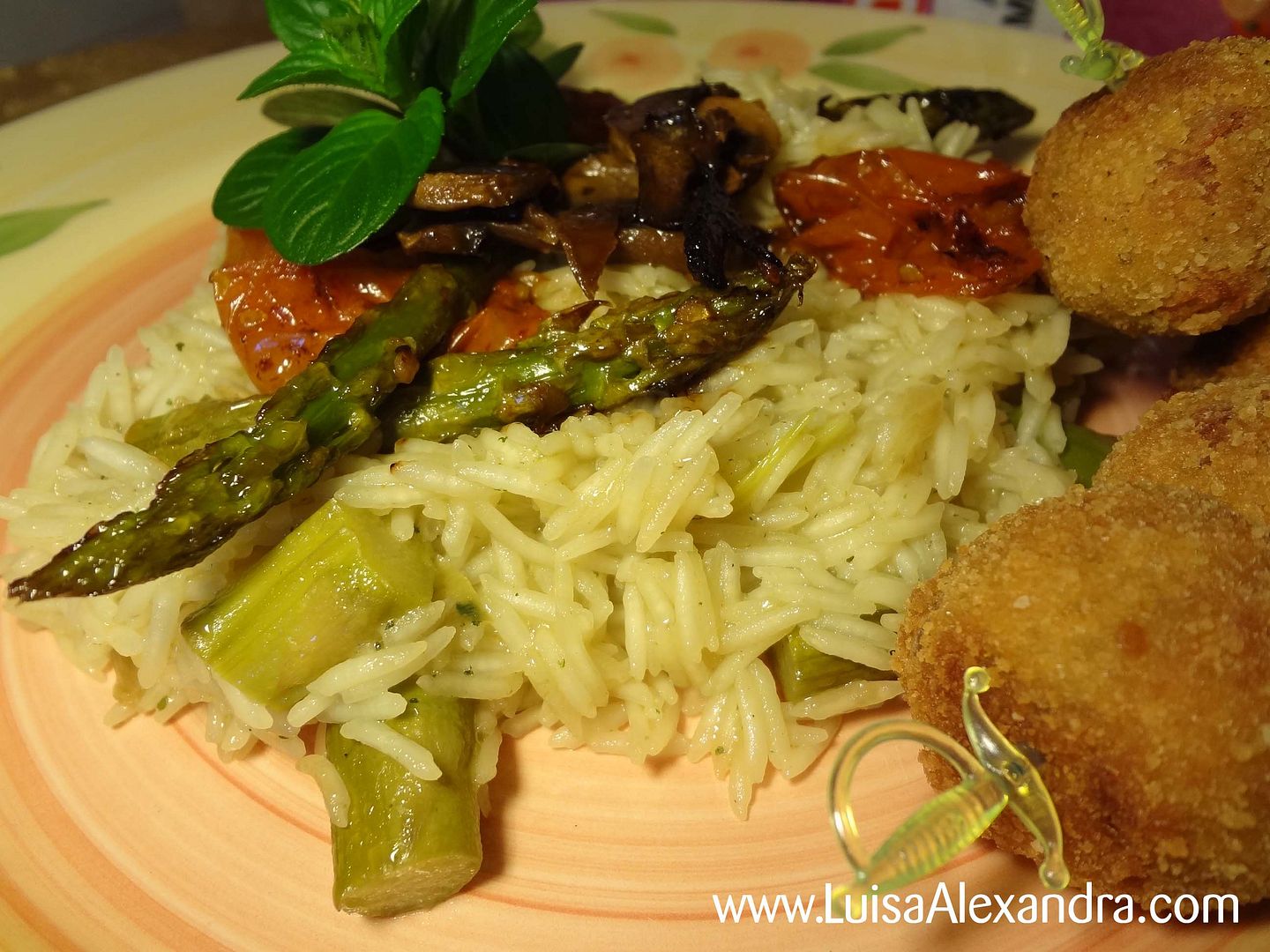 Arroz Basmati com Espargos Verdes Frescos e Salteado de Tomate e