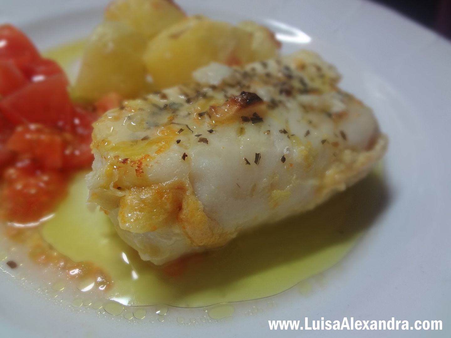 Tranches de Pescada do Cabo com Batatinhas no Forno em Aromas C photo DSC07560.jpg