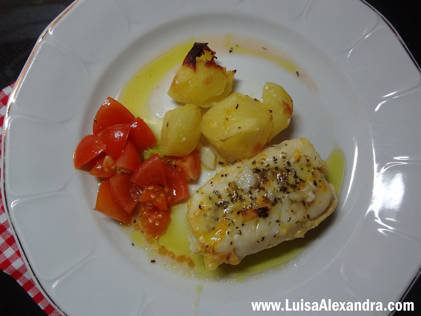 Tranches de Pescada do Cabo com Batatinhas no Forno em Aromas C photo DSC07562.jpg