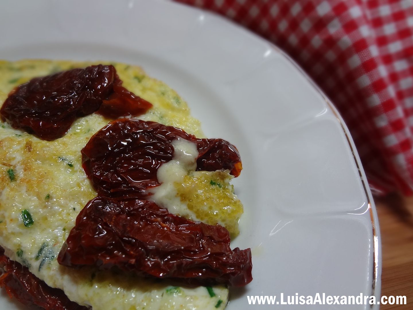 Omelete de Claras com Tomate Seco e Queijo photo DSC08078.jpg