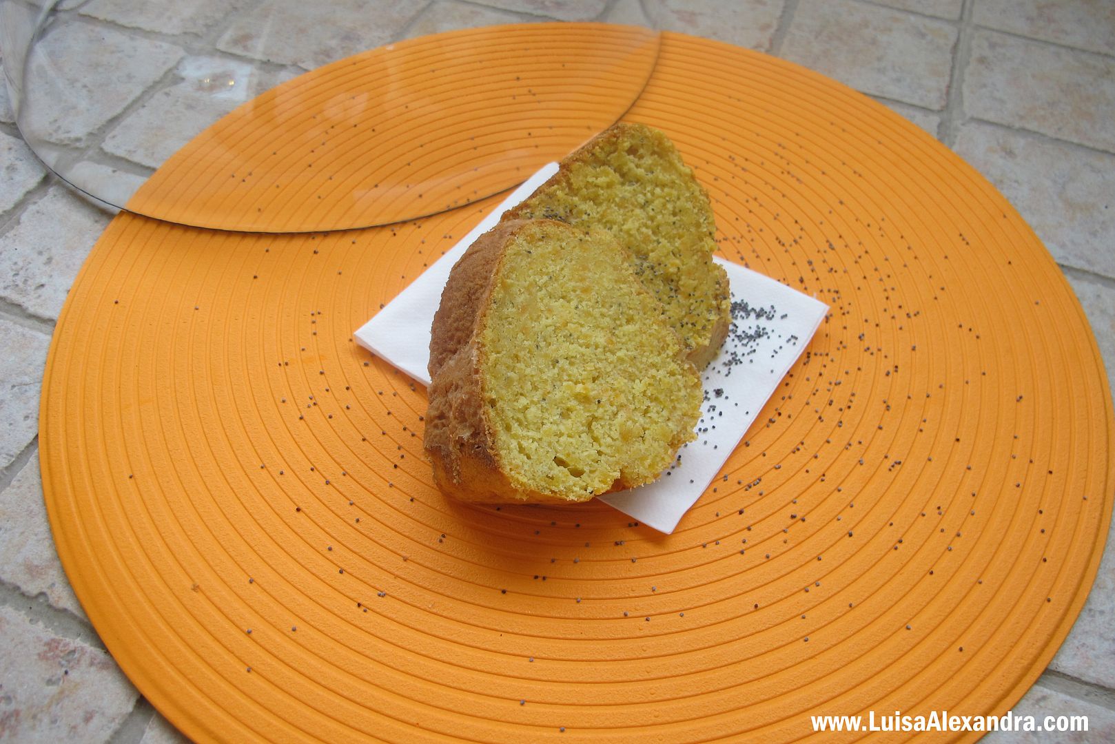 Bolo de Claras e Cenoura com Sementes de Papoila photo IMG_0576.jpg
