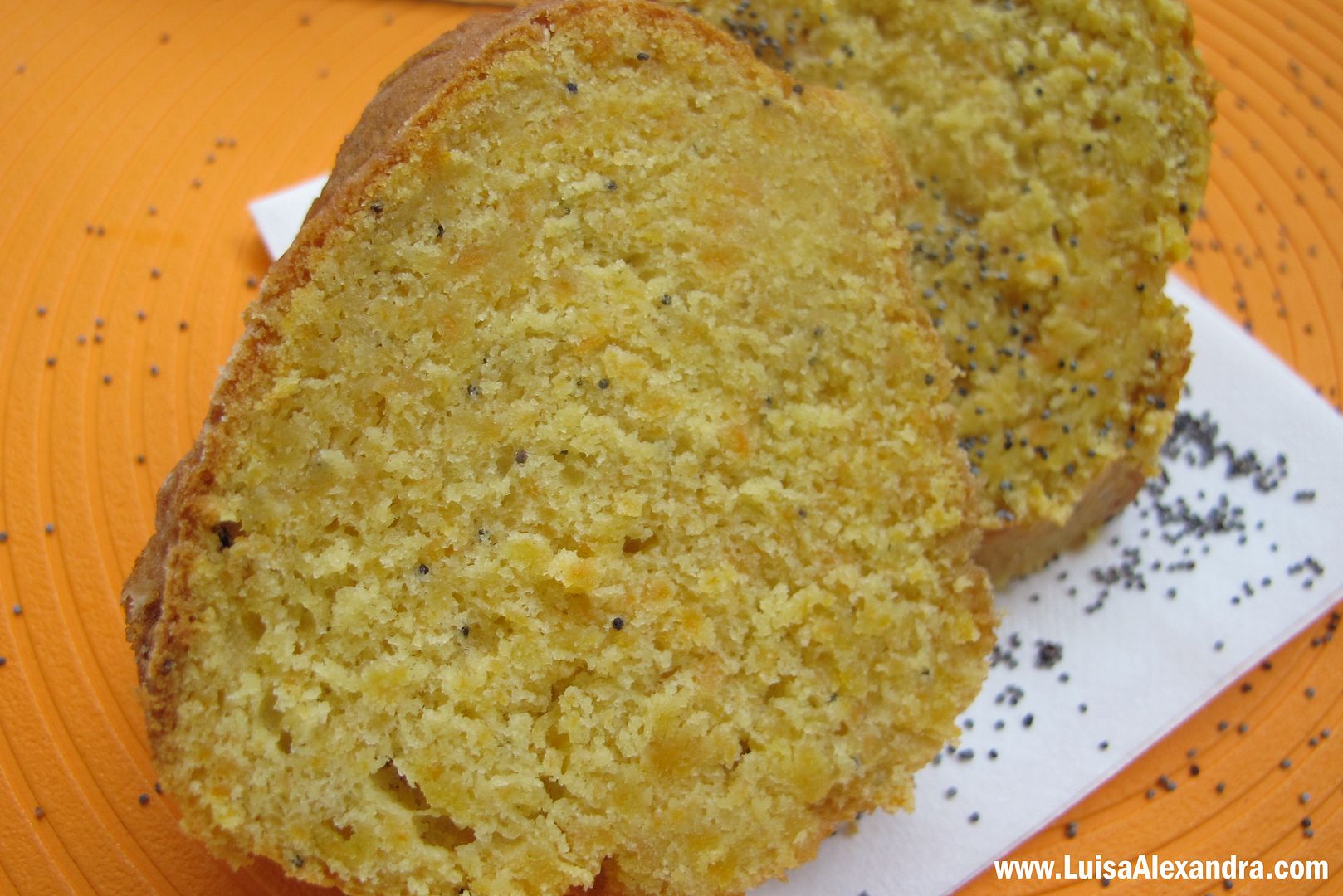 Bolo de Claras e Cenoura com Sementes de Papoila photo IMG_0579.jpg