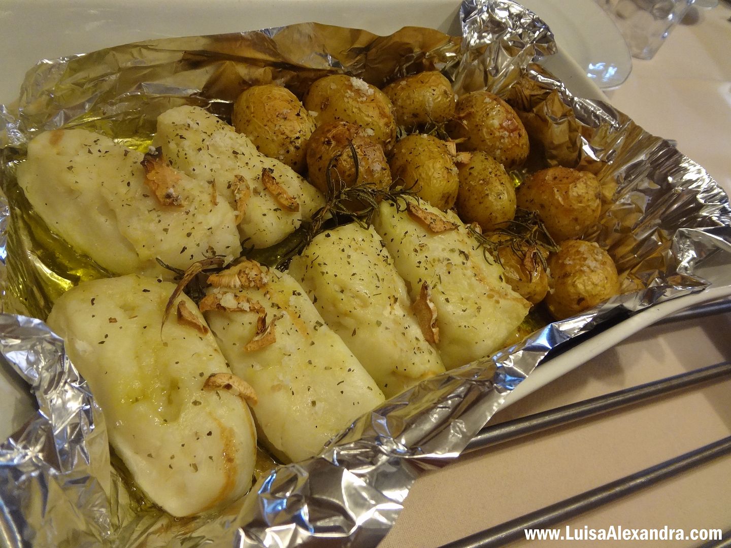 Batatas no Forno com Tranches de Pescada e Broculos photo DSC01614-1.jpg