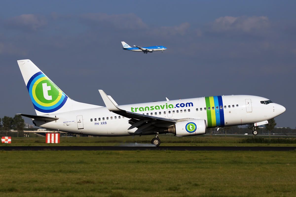 http://i228.photobucket.com/albums/ee182/civilspotter/5289B737PH-XRBTransavia.jpg
