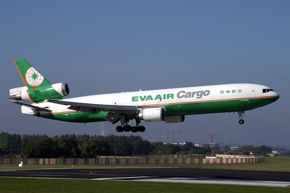 http://i228.photobucket.com/albums/ee182/civilspotter/DC10/MD11B16106EvaCargo.jpg