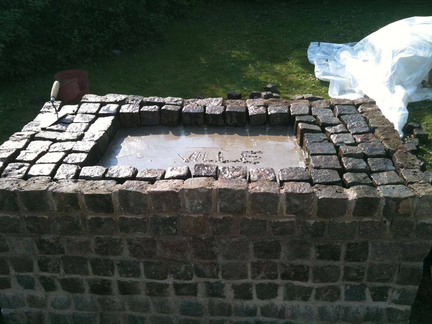Gjuta/mura grill