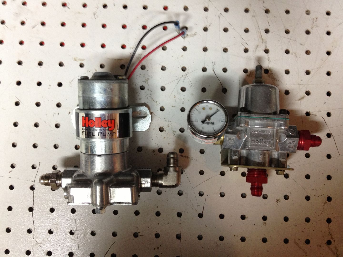 Holley Black fuel pump & regulator Team Camaro Tech