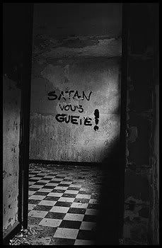82268825400947goth22h20yn7.jpg