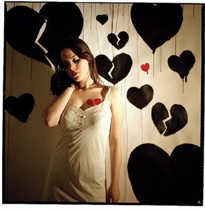 heart_broken_girl_by_iheartyourbrai.jpg