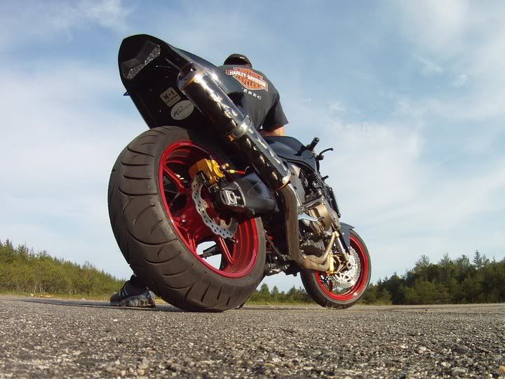 http://i228.photobucket.com/albums/ee28/yanhks/zeee.jpg