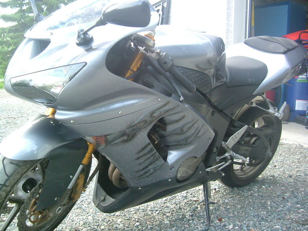 http://i228.photobucket.com/albums/ee28/yanhks/zx6r20053.jpg