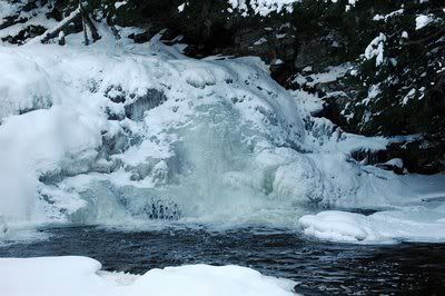 AussiE-media : frozen waterfalls