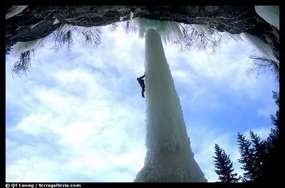 AussiE-media : frozen waterfalls