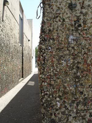 AussiE-media : bubble gum walls