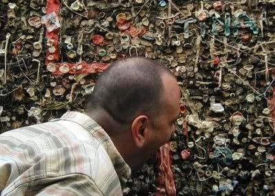 AussiE-media : bubble gum walls