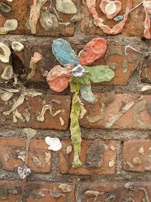 AussiE-media : bubble gum walls