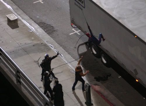 spidey_swinging03.jpg