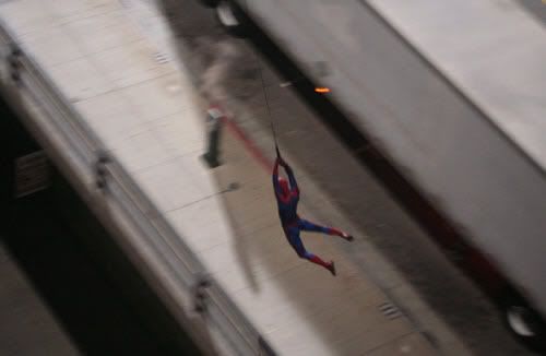 spidey_swinging04.jpg