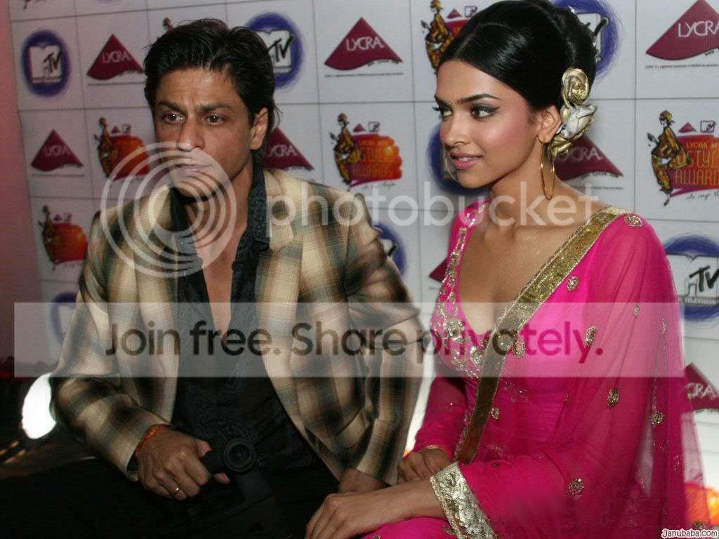 wp_Janubaba_DeepikaPadukonewithShah.jpg